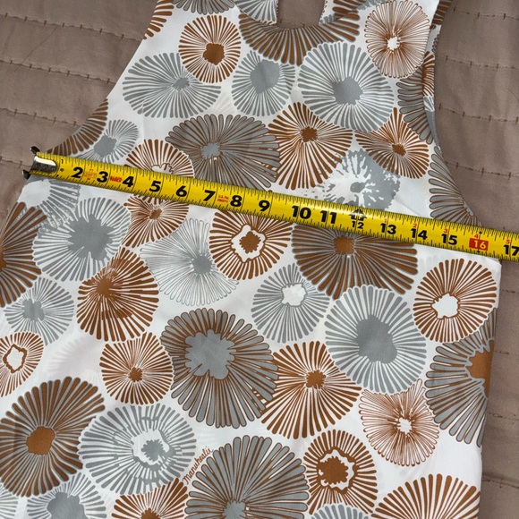 Manuhealii Opihi Pattern Shift Dress in White, Tan & Gray - Picture 2 of 5